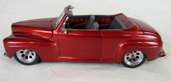 Shyne Rods 1:18 Diecast 1948 Ford Convertible w/ Flying Eyeball
