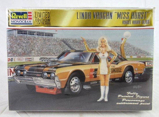 Revll 1:24 Scale Hurst Hairy Olds w/ Linda Vaughn Miss Hurst Model Kit Sealed