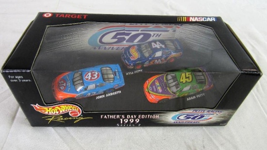 Hot Wheels Racing 1:64 Diecast Petty Racing Family Sealed MIB