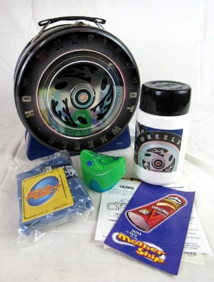 Large Hot Wheels Metal Lunchbox w/ Thermos