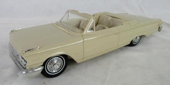 Vintage 1963 Ford Galaxie Convertible Promo Car 1:25