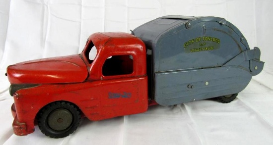Antique Structo 1950's Pressed Steel International Garbage Truck 21"