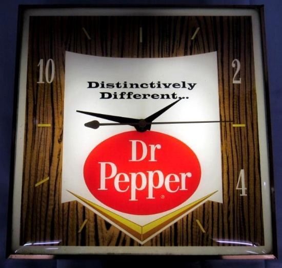 Excellent Vintage Dr. Pepper Soda Lighted Pam Clock 15 x 15" All original Beauty!