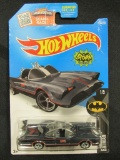 Hot Wheels TV Series Batmobile 1:64 Super Treasure Hunt Diecast Real Riders