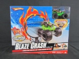 2008 Hot Wheels Monster Jam 1:64 Blaze Crash Playset w/ Grave Digger Sealed