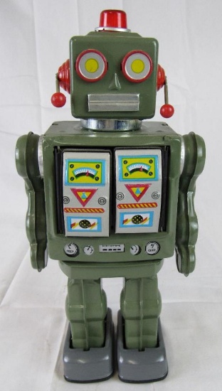 Vintage 1950's/60's Japan Tin Battery Op Robot 12"
