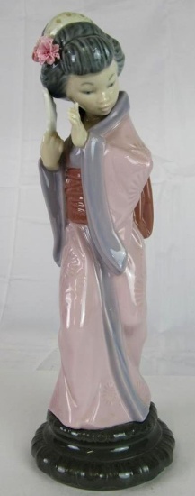 Beautiful Lladro Daisa 1978 Timid Japanese Geisha w/ Fan 11 1/2" Figurine