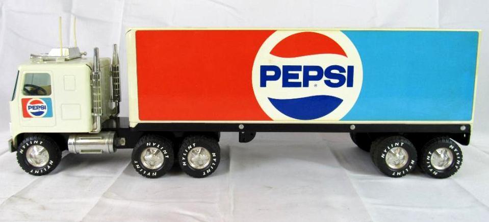 Vintage 1970's Nylint Pepsi-Cola Pressed Steel | Proxibid Vintage 1970's Nylint Pepsi-Cola Pressed Steel | Proxibid