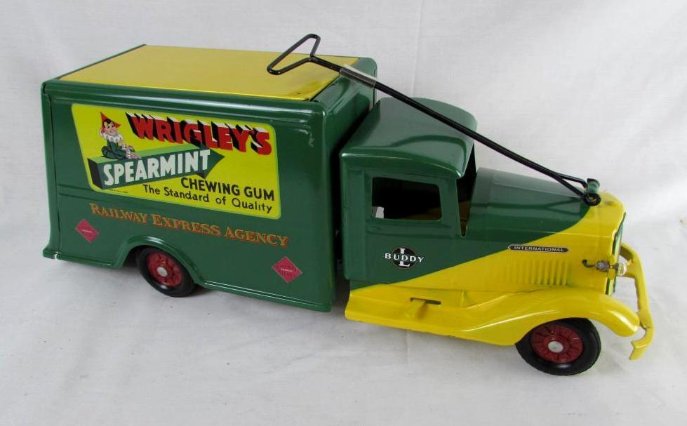 1940's Buddy L International Cattle Truck Antique 1930's