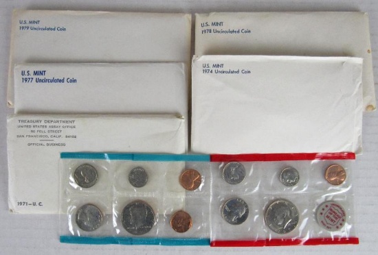 Lot (5) 1970's P & D Mint UNC Sets in Original Envelope