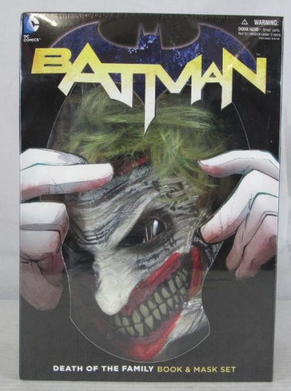 NOS Sealed DC Comics "Death of the Family" Joker Book & Mask Set