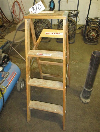 4ft wood step ladder