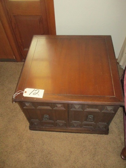 (2) End tables & (1) coffee table- No Shipping
