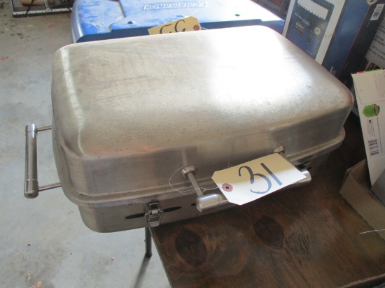 Camp stove w/ cover