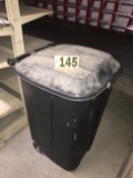 45 galloon palstic trashcan