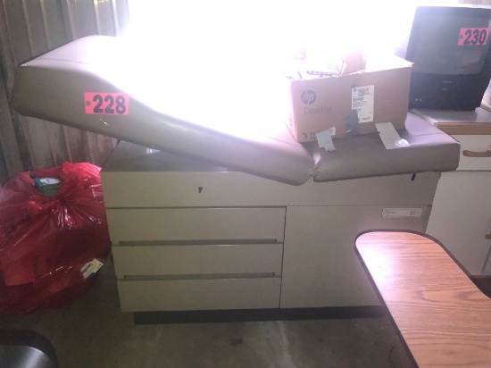 Ritter 104 Exam table