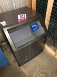 Manitowoc SS small ice machine,. Model 161B