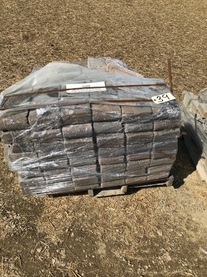 Pallet of 12" x  6" bull nose wall stone
