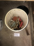 Bucket of lifting brackets