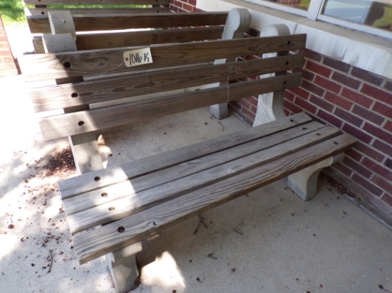 (1) 5ft Wood/concrete bench