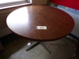 3.5ft Round table