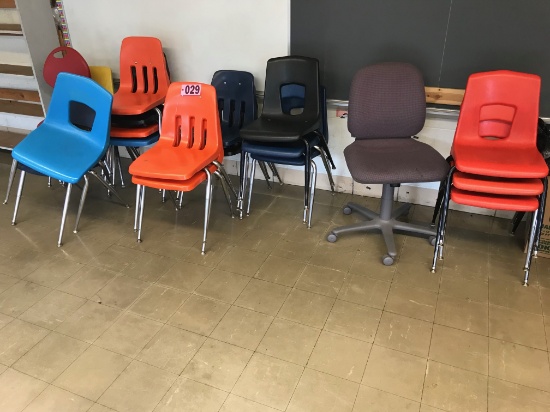 Approx. (15) assorted student chairs (Rm 304)