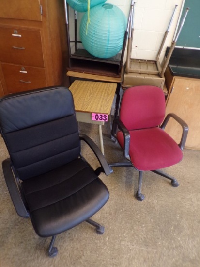 (4) Adj. student desks & (2) Office chairs (Rm 302)