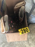 Womens sz 9/10 snow & rain boots  NO SHIPPING