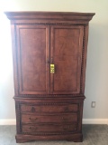 Armoire  - NO SHIPPING NO SHIPPING