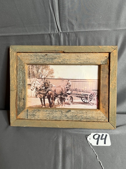 Horse drawn wagon picture