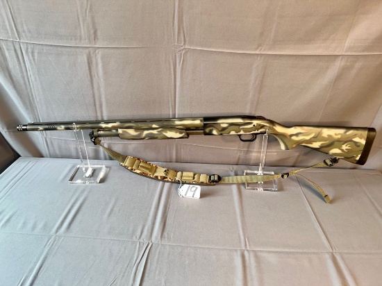 Mossberg 12 ga camo with a mossberg 670xx-F Choke tube and shoulder strap,