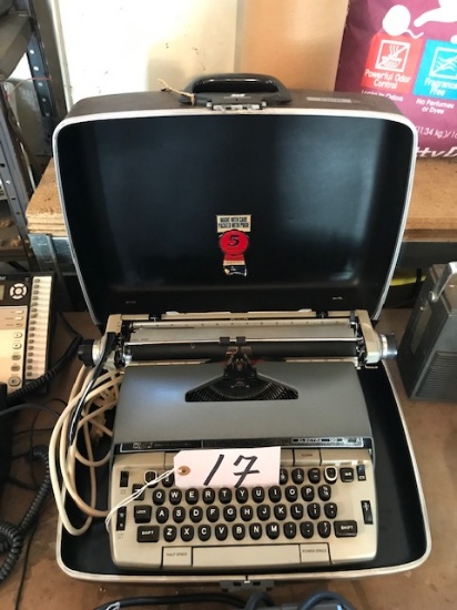 Vintage Smith & Corona Electra 120 typewriter w/ case
