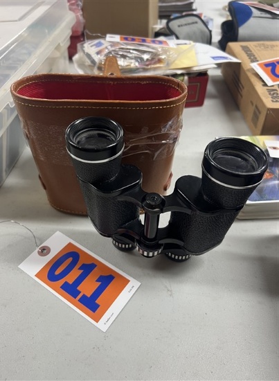 Gold crest coated optic binoculars w/ case