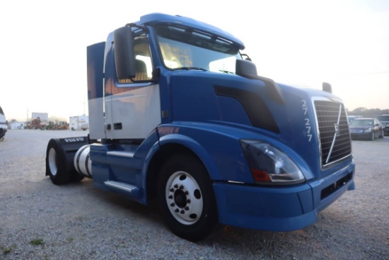 2015 Volvo VNL 42T300