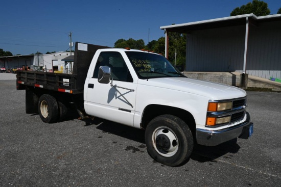 2000 Chevrolet 3500 Dump Truck w/Fifth Wheel Ball
