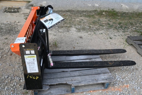 Wolverine PFA-11-3300G Hyd. Skid Steer Pallet Forks (Unused)