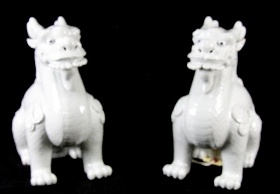 PAIR OF CHINESE PORCELAIN FOO DOGS