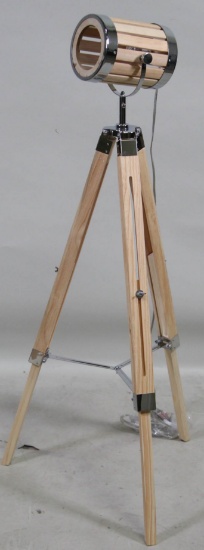 CONTEMPORARY TRIPOD BASE FLOOR LAMP