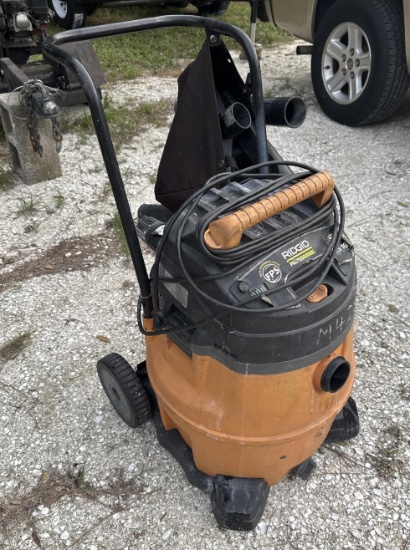 RIDGID 6.5HP 16GAL SHOP VAC WITH ATTACHMENTS