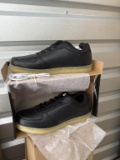(75) BLACK SNEAKERS LED COLOR CHANGING SOLES