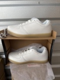 (90) WHITE SNEAKERS LED COLOR CHANGING SOLES
