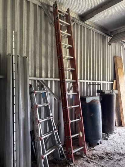 KELLER 24' FIBERGLASS LADDER