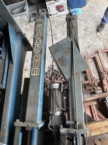 NUSSBAUM ELEC-HYDRAULIC POST VEHICHLE LIFT