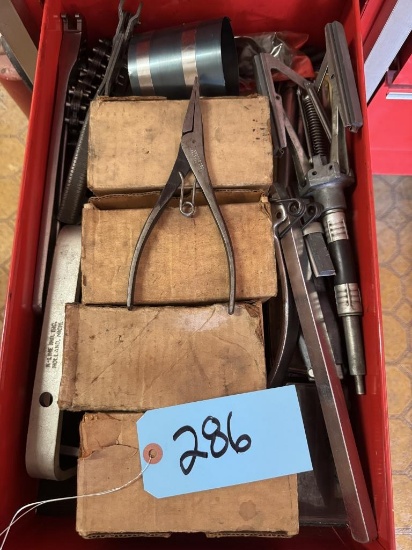 TOOL LOT DRAWER OF TOOLS (TOOLS ONLY NO TOOLBOX)