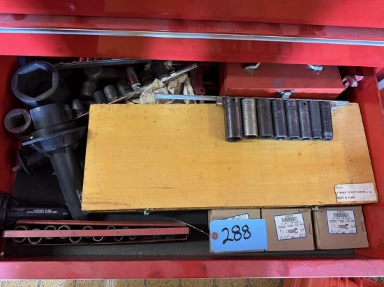 TOOL LOT DRAWER OF TOOLS (TOOLS ONLY NO TOOLBOX)