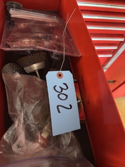 TOOL LOT DRAWER OF TOOLS (TOOLS ONLY NO TOOLBOX)