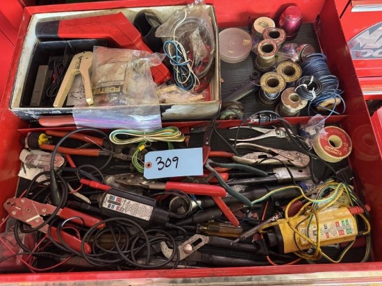 TOOL LOT DRAWER OF TOOLS (TOOLS ONLY NO TOOLBOX)