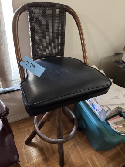 SWIVEL STOOL