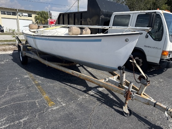 O'DAY RHODES 19' SAILBOAT & TRAILER