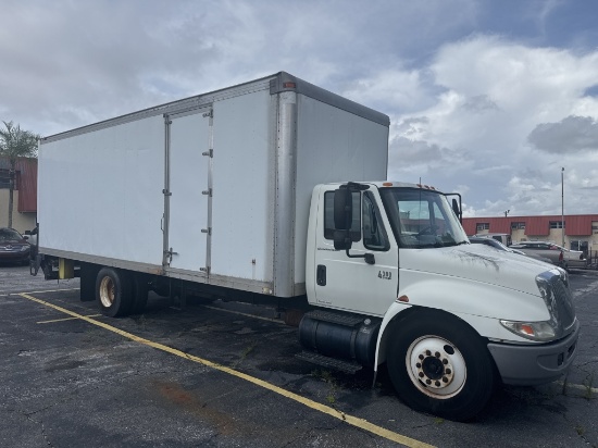 2007 INTERNATIONAL 4300 DT466 DIESEL 26' BOX TRUCK
